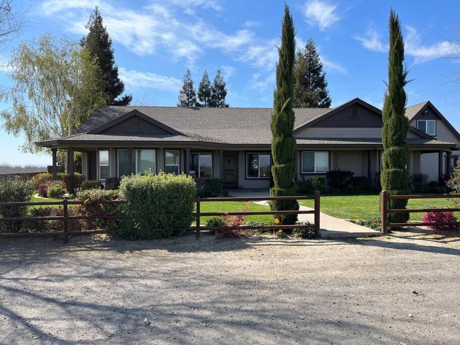 Adorable 1 Bedroom With Pool, And Horse Arena オークデール エクステリア 写真