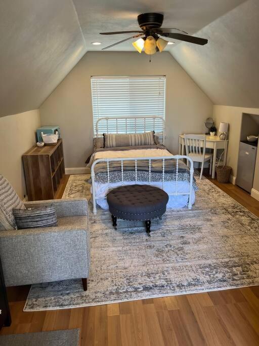 Adorable 1 Bedroom With Pool, And Horse Arena オークデール エクステリア 写真