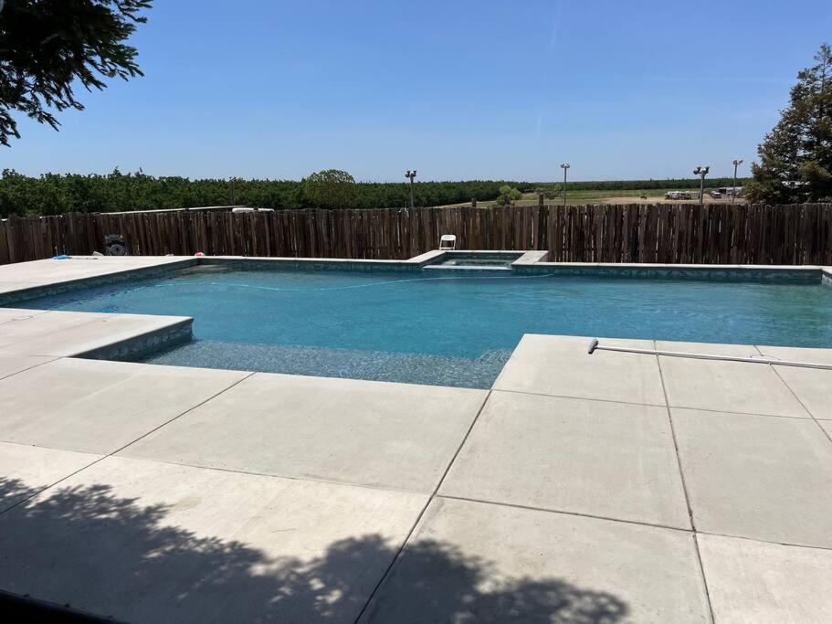 Adorable 1 Bedroom With Pool, And Horse Arena オークデール エクステリア 写真